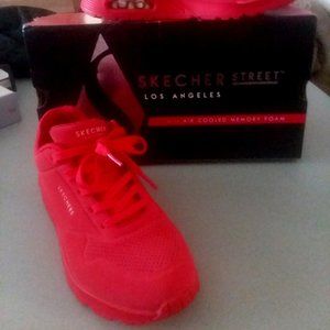 Skechers womens RED "Stand on Air" memory foam sneaker 6.5